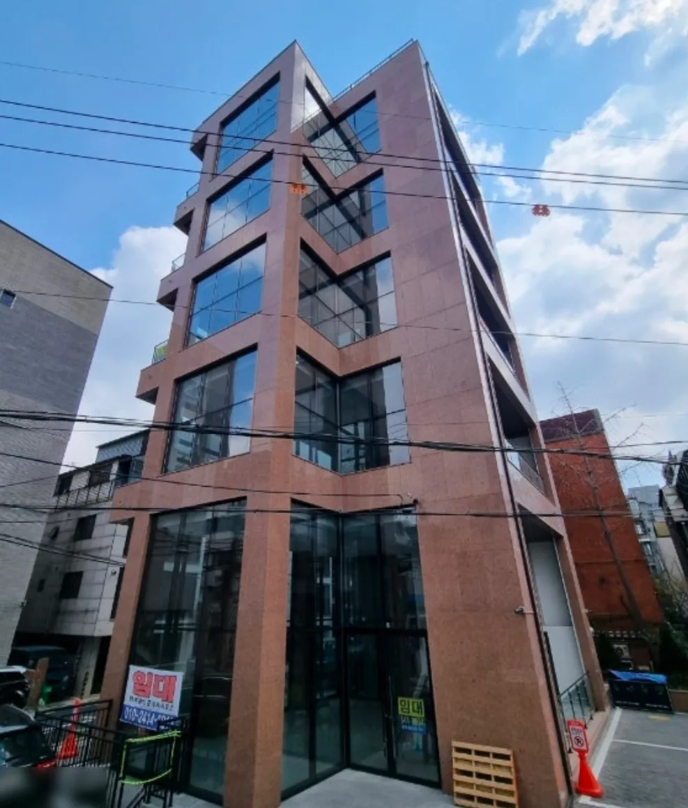 '부동산 큰손' 스타들의 투자 공식… 핵심은 '강남 코너 빌딩'