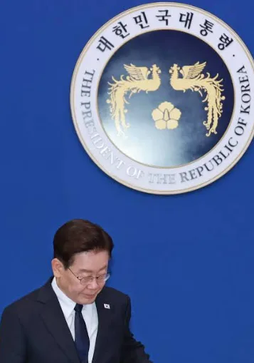 서울 집값 전지역 폭등 여파… 이재명 대통령 지지율 8주 연속 하락 '최저치'